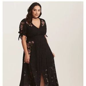 BLACK FLORAL EMBROIDERED CHIFFON MAXI DRESS